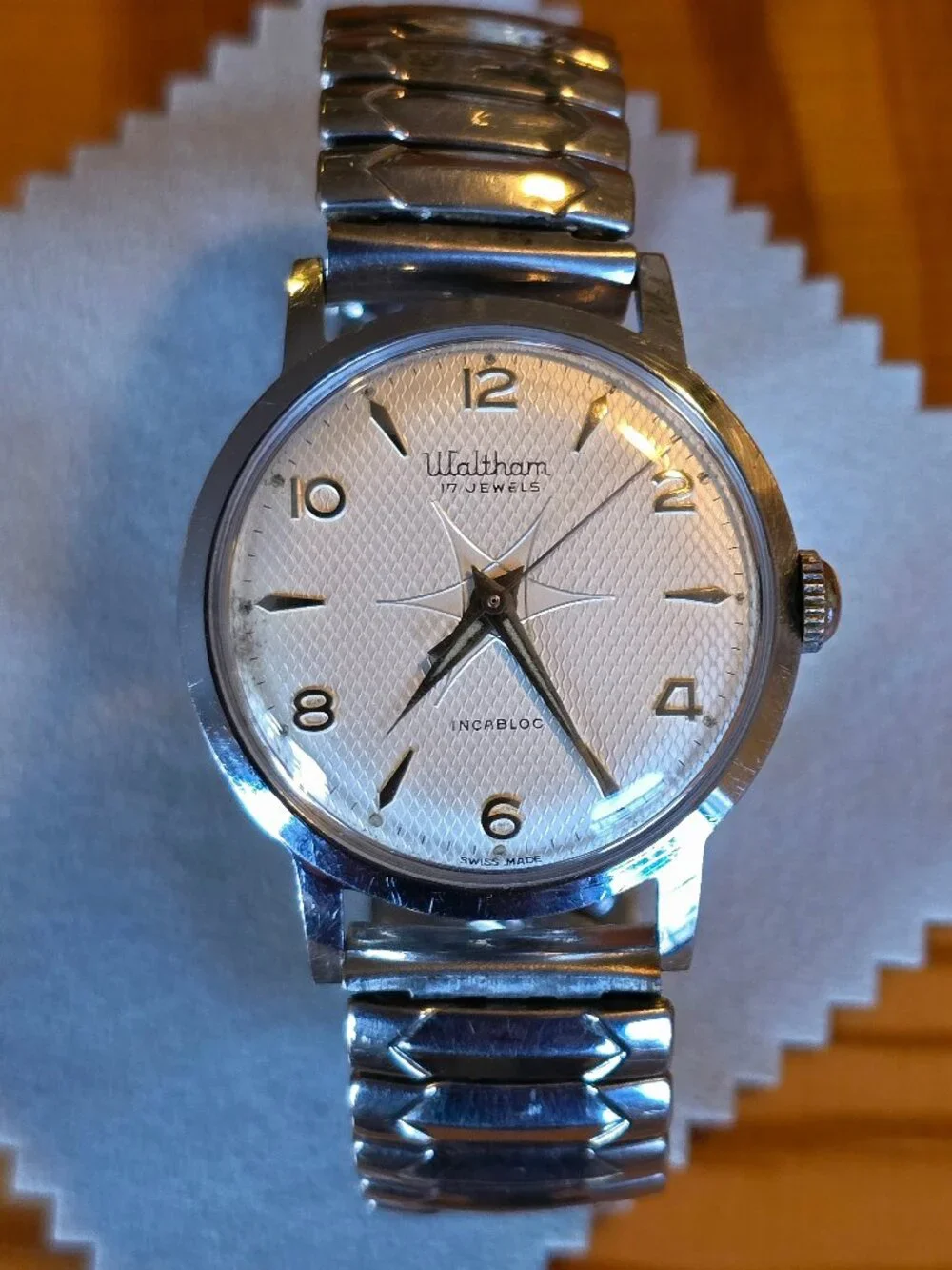 1960s Waltham, Textured Dial, Runs, Swiss, Men's Watch, 33 mm, Aureole Watch Co.